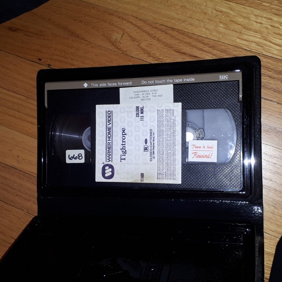Tightrope clamshell VHS - Picture 3 of 3
